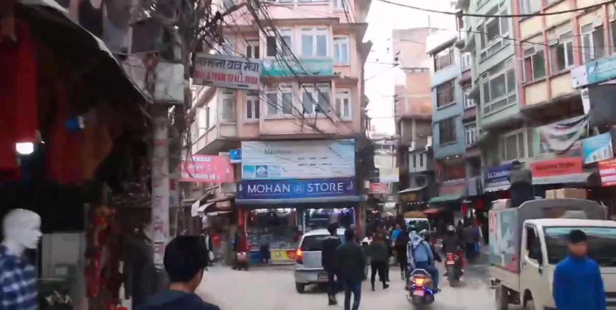 व्यापारीले आफैँ हटाउन थाले खिचापोखरी क्षेत्रका अवैध संरचना