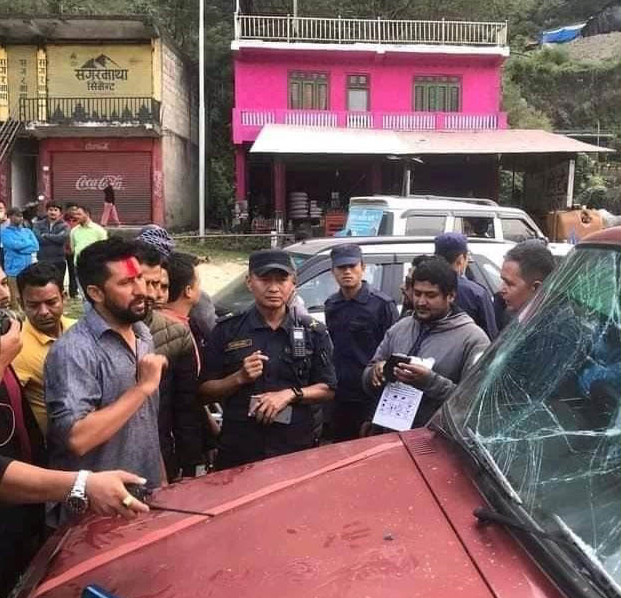 रविको चुनावी  गाडीमा आक्रमण