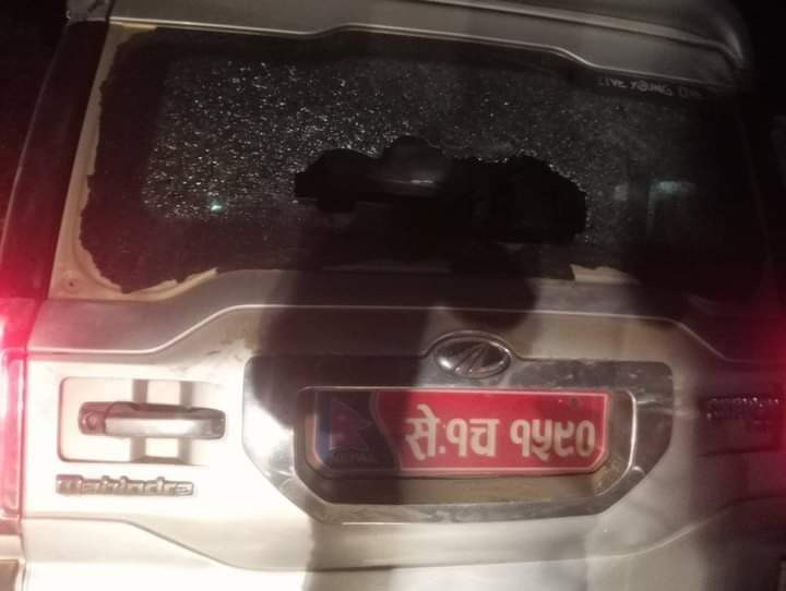 गठबन्धनका उमेदवारको कैलालीमा गाडी तोडफोड