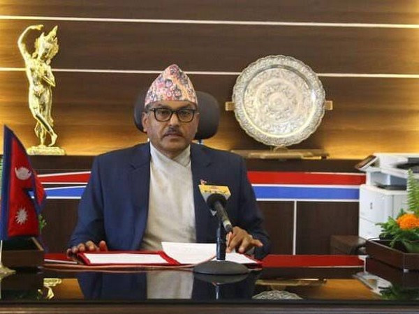 एक त्रैमासमा ऋण असुल नभए सूचना निकालिहाल्नु पर्दैन : गभर्नर