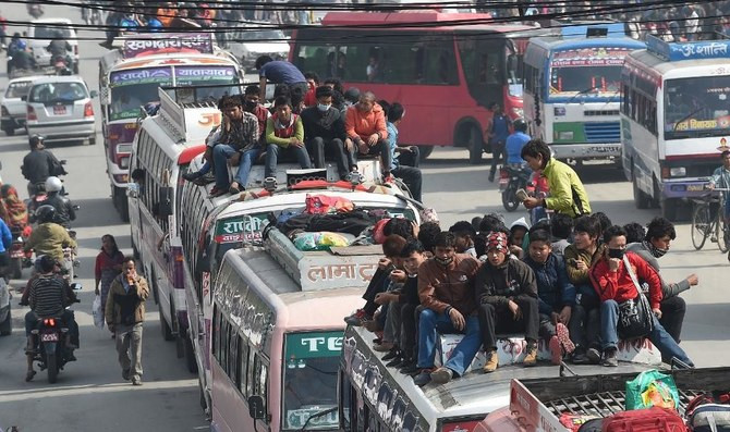 लामो दुरीका सार्वजनिक यातायातको भाडा घट्यो