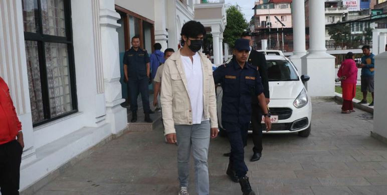 अभिनेता अनमोल केसी हिरासतमुक्त