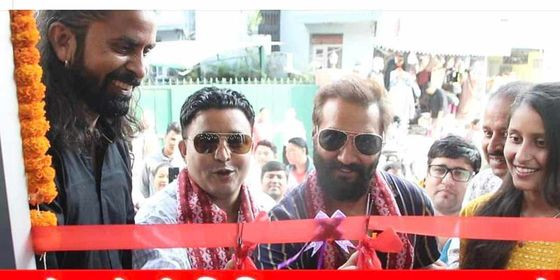 हेयर स्टाईलिष्ट राम ठाकुरले खोले नयाँ सैलुन
