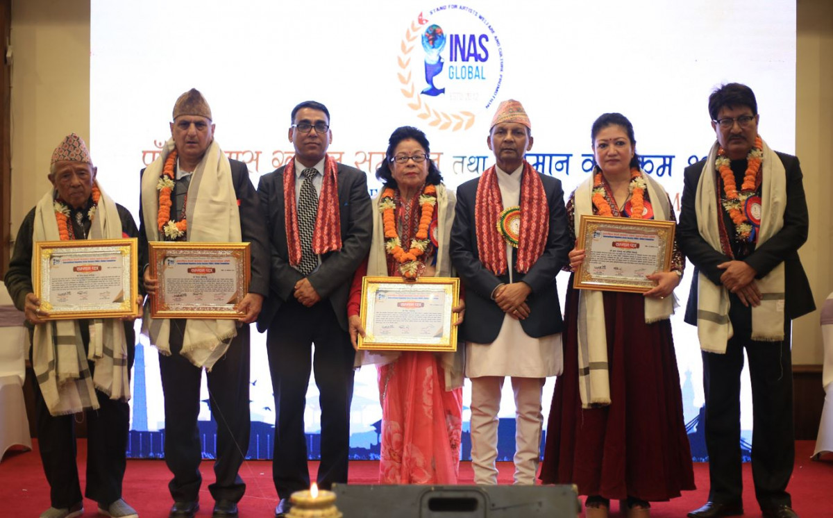 इनास विशिष्ट सम्मान प्रदान : थापा, खरेल, राणा र मल्ल दम्पती समानित