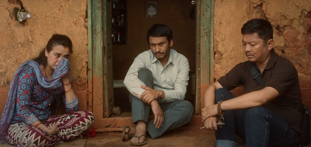 यस्तो छ  'दिमाग खराब' को गीत 'हजुरी'