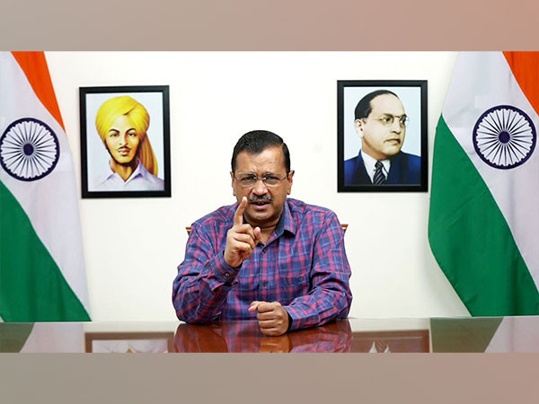 दिल्लीका मुख्यमन्त्री अरविन्द केजरिवाल पक्राउ