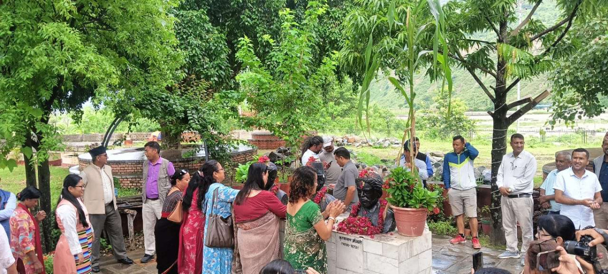 रामेछापमा पुष्पलाललाई यसरी सम्झियो