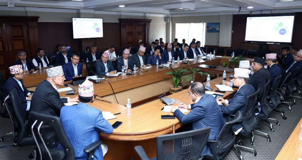 अर्थमन्त्री पौडेलद्वारा समयतालिका बनाएर बजेट कार्यान्वयन गर्न सचिवहरुलाई निर्देशन