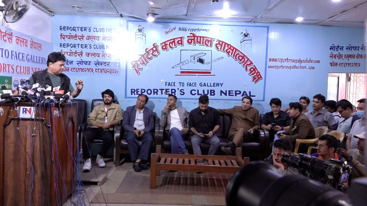 हाँस्य कलाकारहरुको ब्यंग्य : ‘ओलीलाई सबै मिलेर बाँधौं’