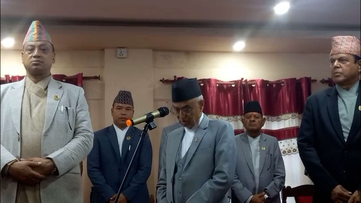 बागमती प्रदेशका पाँच नयाँ मन्त्रीले लिए पद तथा गोपनीयताको शपथ