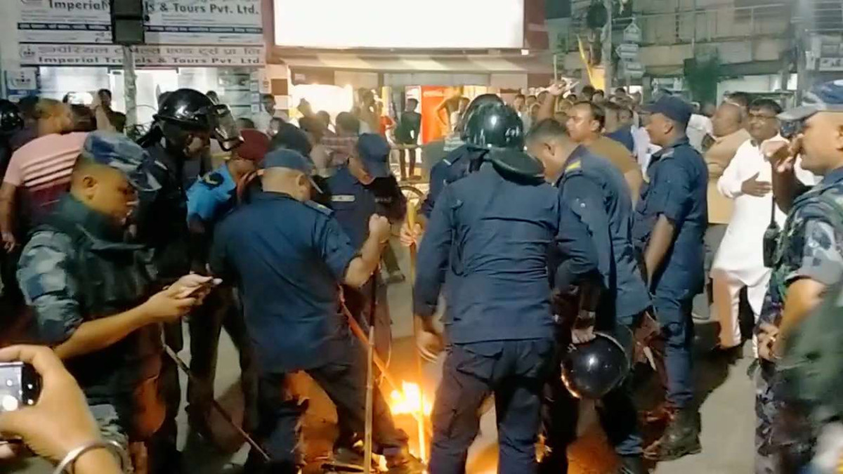 जसपा नेपालद्वारा जनकपुरधाममा प्रधानमन्त्रीको पुतला दहन