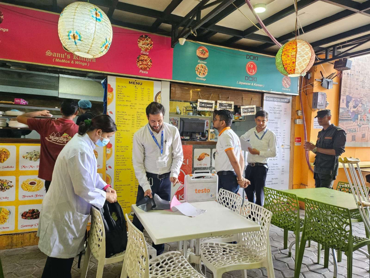 महानगरपालिकाद्वार बसन्तपुर र इन्द्रचोकमा खाद्य अनुगमन : ३१ लिटर अखाद्य तेल नष्ट