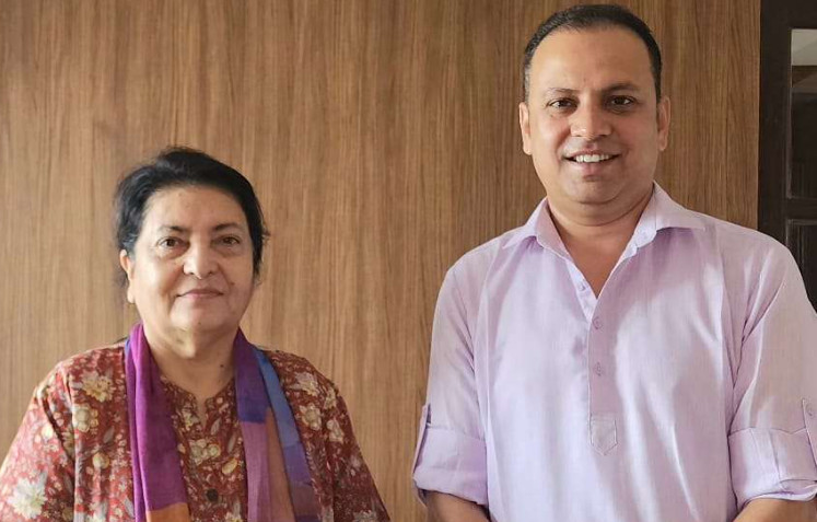 पूर्वराष्ट्रपति भण्डारी र प्रवक्ता झाबीच भेटघाट