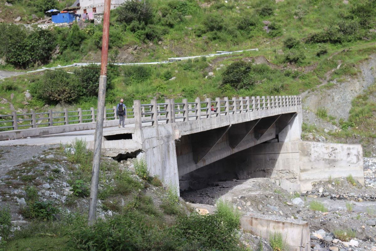 जग्गाको मुआब्जा नपाउँदा स्थानिय द्वारा पुल सञ्चालनमा रोक