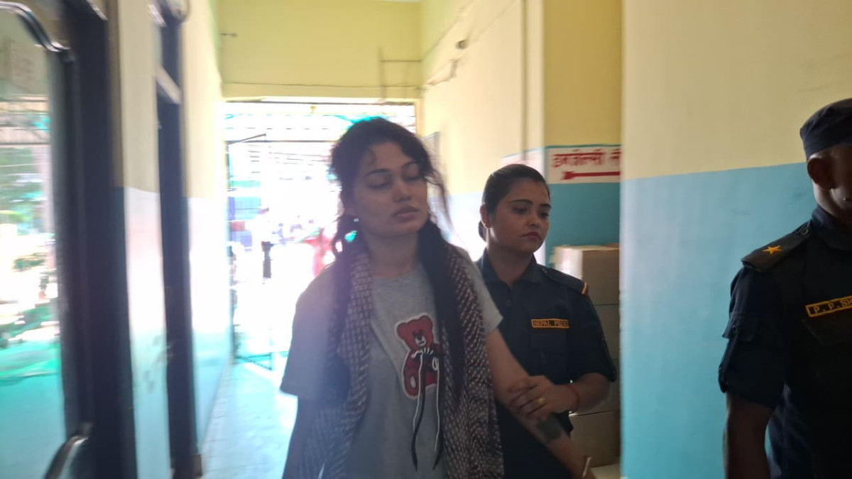 मन्त्री र मेयरलाई धम्की दिएको अभियोगमा पक्राउ परेकी किरण अस्पताल भर्ना