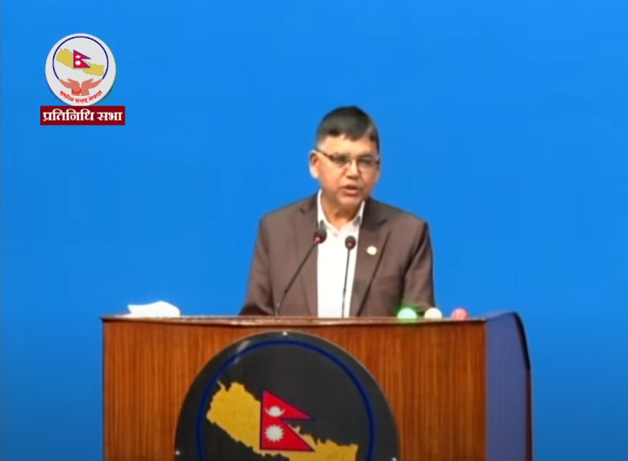 इम्बोस्ड नम्बर प्लेट जडान नगरे तत्काल जरिवाना र कारवाही नगरिने: मन्त्री दाहाल