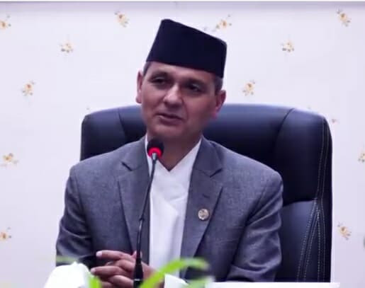 विदेशमा रहेका नेपालीलाई भोट हाल्ने व्यवस्था हुन्छ : गृहमन्त्री