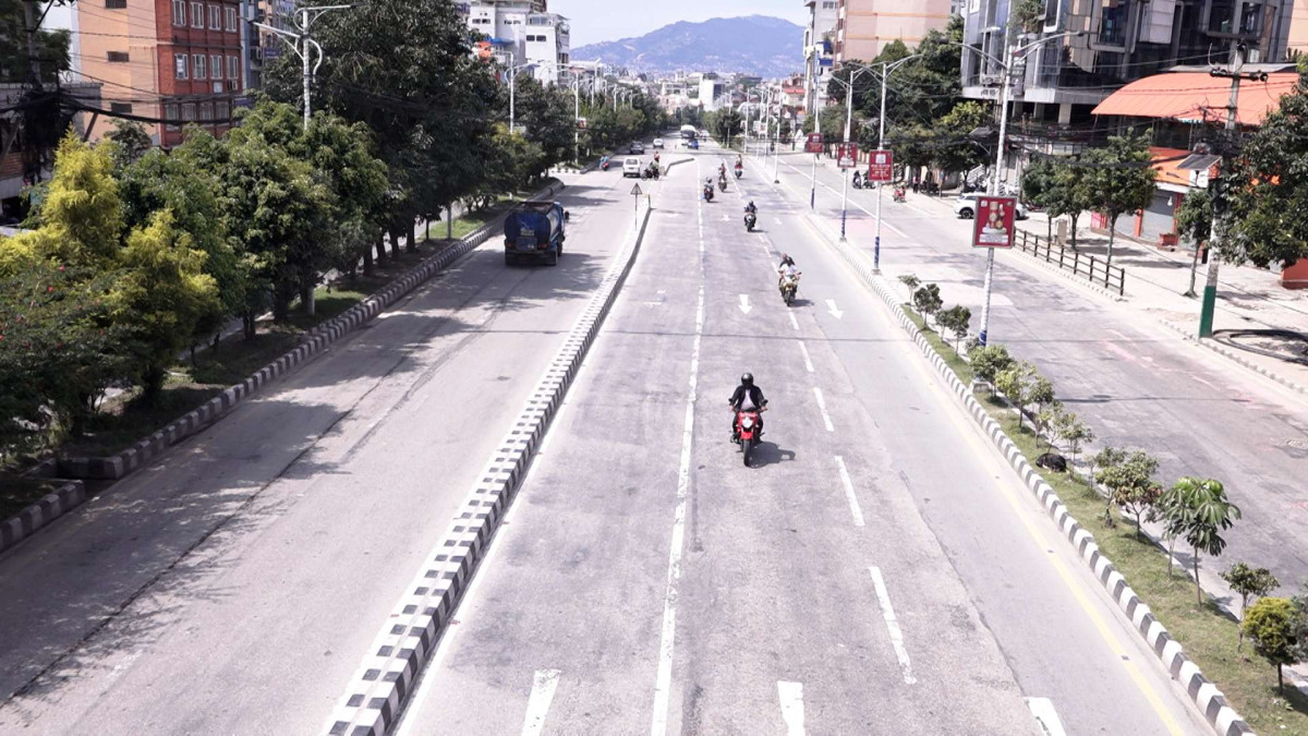 दशैंमा सुनसान बने काठमाडौंका सडक