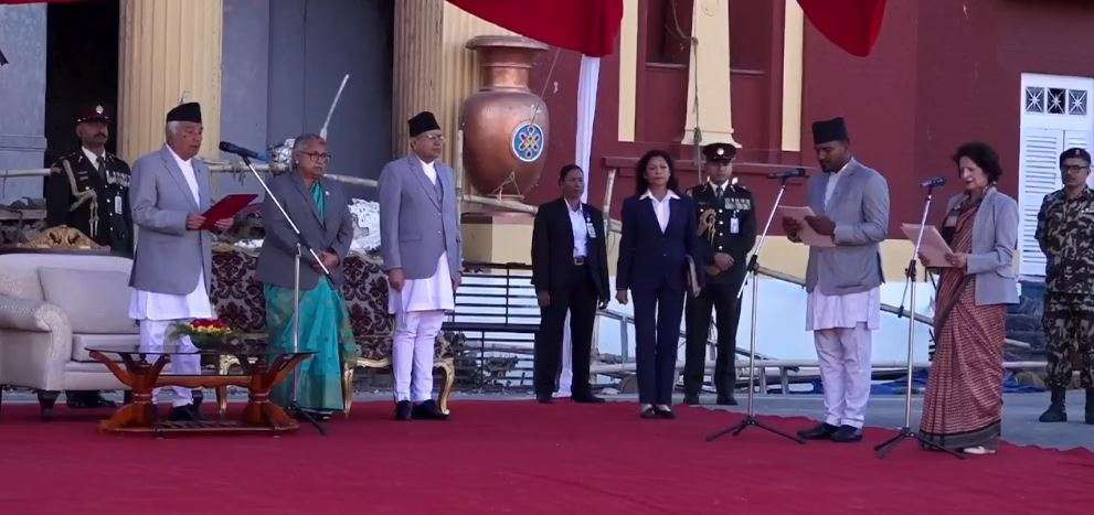नवनियुक्त दुई मन्त्रीले लिए शपथ