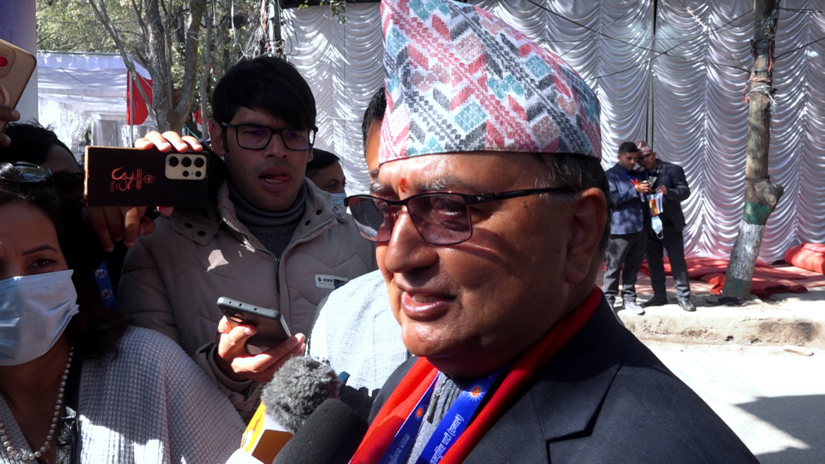 पार्टीभित्र हुने आन्तरिक प्रतिस्पर्धालाई स्वाभाविक रूपमा लिनुपर्छ :ईश्वर पोखरेल