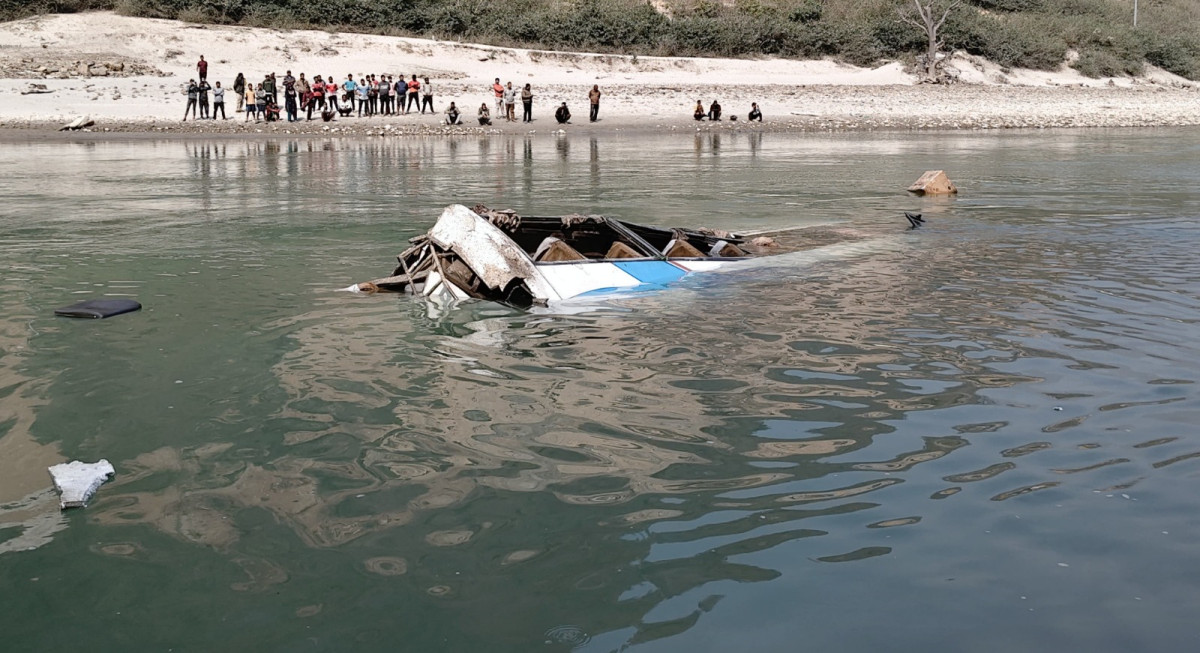 रामेछापको बस दुर्घटना : मृतकको पोष्टमार्टम हुन सकेन