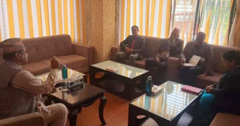 हेटौंडा अस्पतालमा ड्युटीमा अनुपस्थित चिकित्सक–कर्मचारीप्रति मुख्यमन्त्री बानियाँको चेतावनी