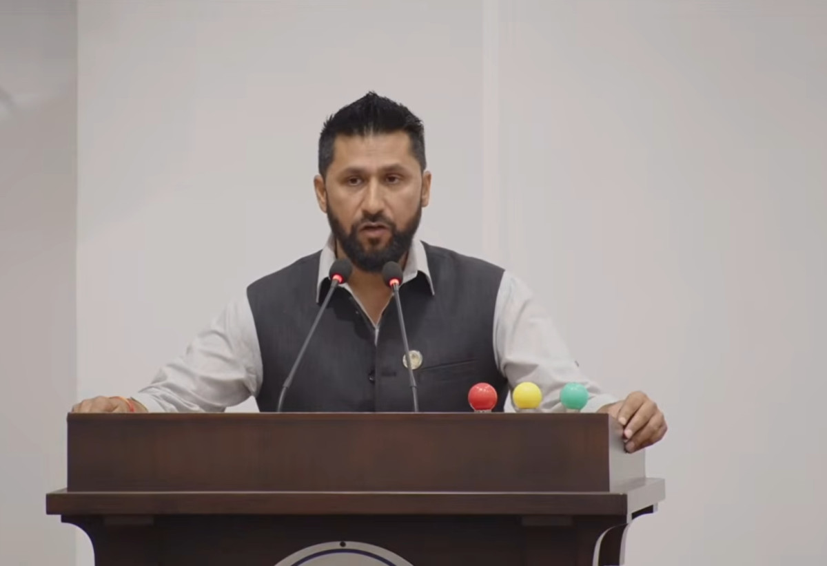 जनताले दिएको म्यान्डेट सिंहदरबार चलाउन होइन, बदल्न हो : रवि लामिछाने