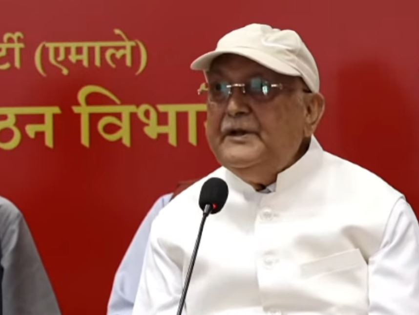 नेतृत्व छाड्दिनँ : केपी ओली