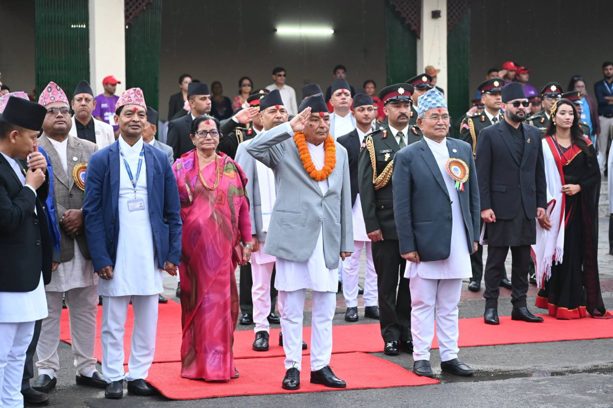 राष्ट्रपति पौडेलले अवलोकन गरे रातो मच्छिन्द्रनाथको भोटोजात्रा, प्रधानमन्त्री बालेन पनि सहभागी