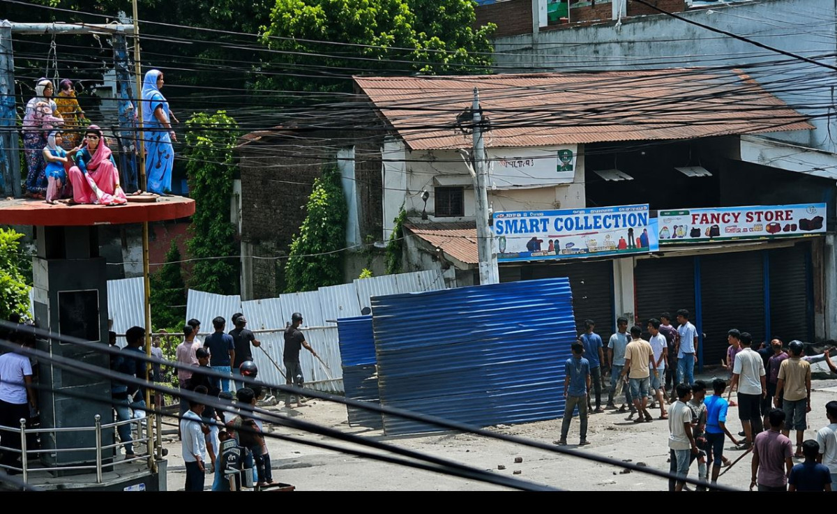 सुनसरीको देवानगन्जमा कर्फ्यूबीच प्रदर्शन, सेना परिचालन