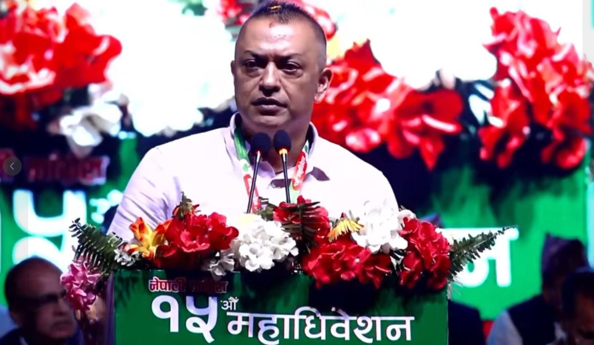 महाधिवेशनमा देउवाका लागि कुर्सी खाली राख्दै गगनले भने– ‘मान ढोकामा सलामी दिएर होइन, पार्टी अग्लो बनाएर राखिन्छ’